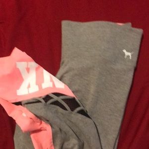 vs stretchy leggings